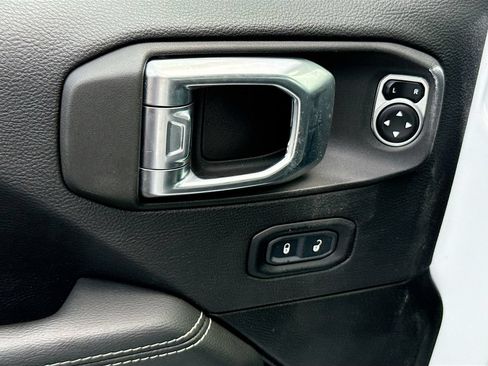 Used 2023 Jeep Wrangler Unlimited Sahara w/ Cold Weather Group AWD/4WD image 19