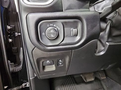 Used 2022 RAM 1500 Big Horn AWD/4WD image 30