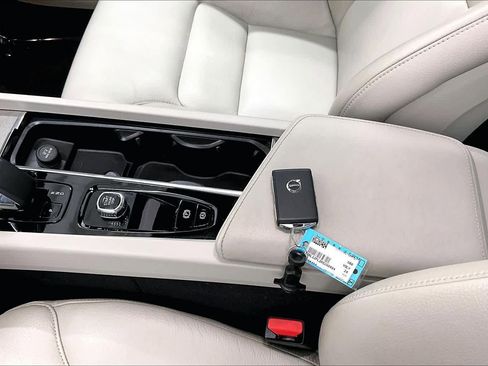 Used 2024 Volvo S60 B5 Plus image 15