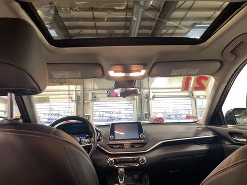 Used 2021 Nissan Altima 2.5 SR w/ SR Premium Package image 6