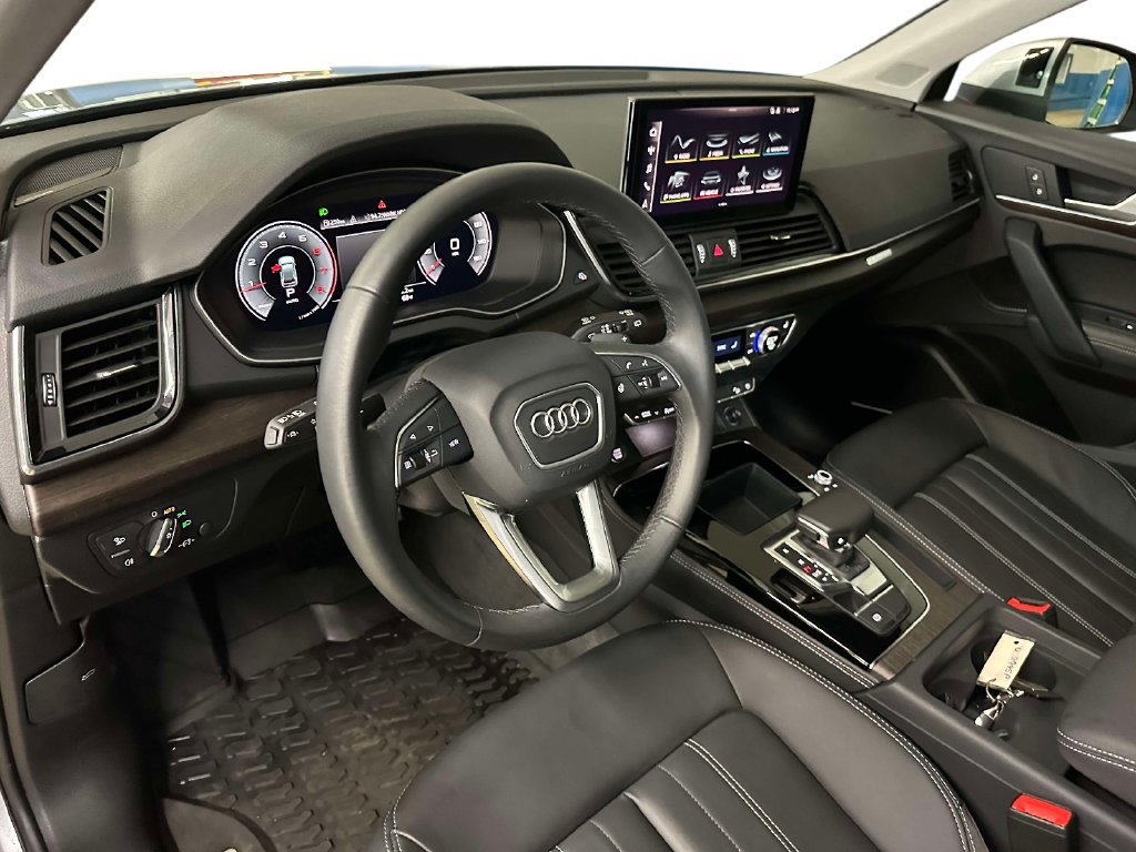 Used 2023 Audi Q5 2.0T Premium Plus AWD/4WD image 17