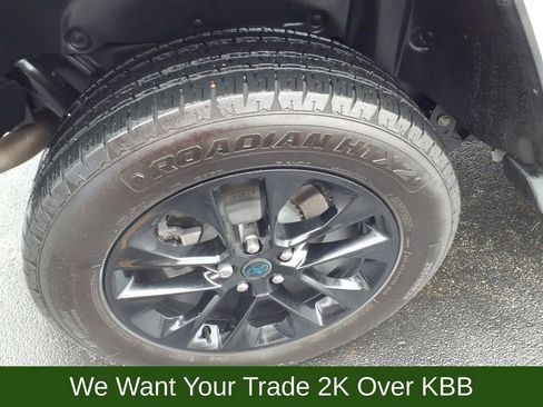 Used 2024 Jeep Wrangler Unlimited Sahara w/ Technology Group AWD/4WD image 19