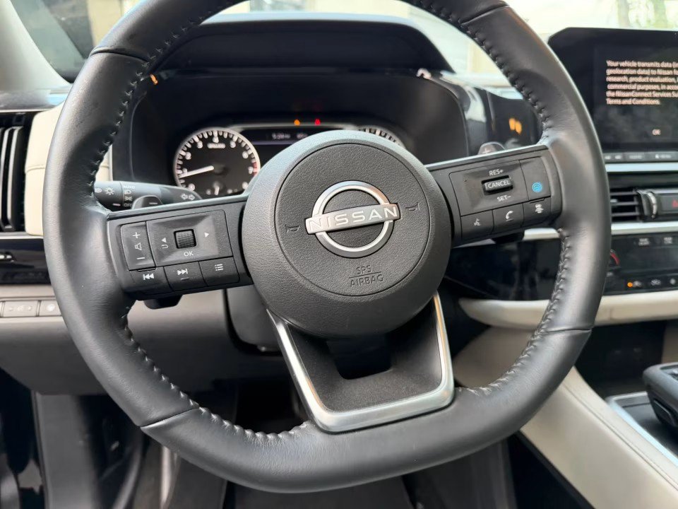 Used 2025 Nissan Pathfinder SV w/ SV Premium Package AWD/4WD image 21