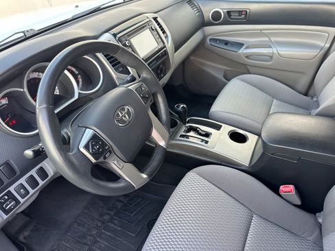 Used 2015 Toyota Tacoma PreRunner w/ SR5 Package RWD image 11