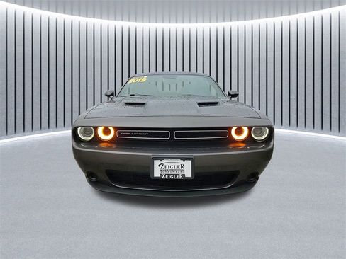 Used 2019 Dodge Challenger SXT image 8