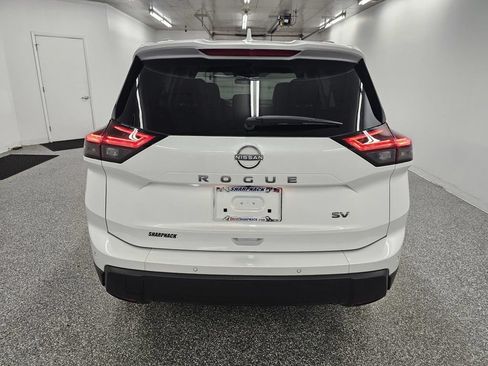 Used 2024 Nissan Rogue SV w/ SV Premium Package FWD image 6