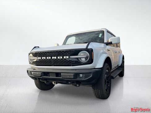 Used 2025 Ford Bronco Outer Banks AWD/4WD image 2