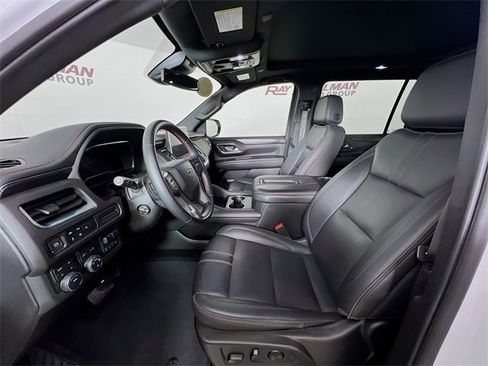 Used 2024 Chevrolet Suburban RST w/ Luxury Package image 10