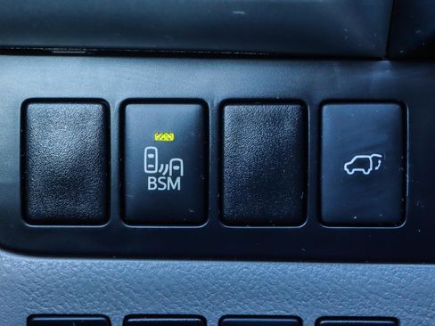 Used 2016 Toyota Highlander Limited image 12