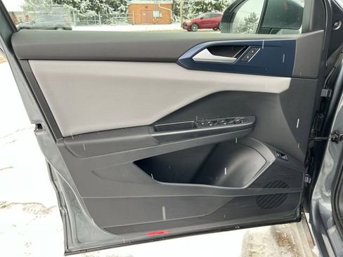 Used 2022 Volkswagen Taos SE image 24