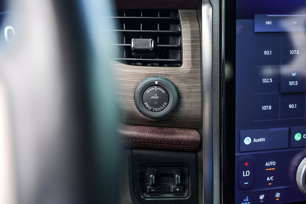 Used 2023 Ford Expedition Limited RWD image 18