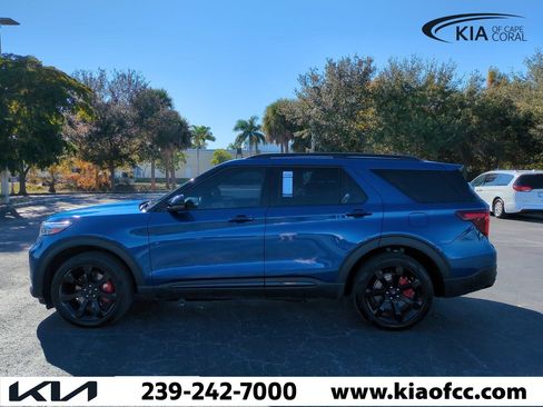 Used 2022 Ford Explorer ST w/ Equipment Group 401A image 8