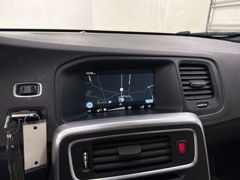 Used 2017 Volvo V60 T5 Premier w/ Convenience Package image 26