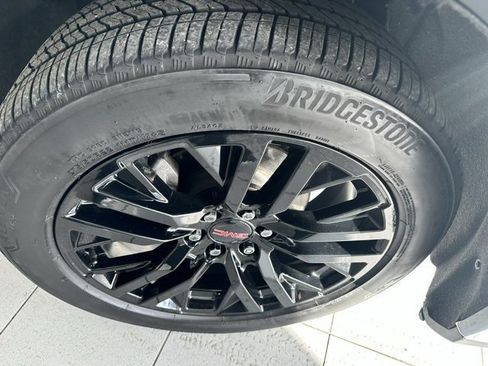 Used 2022 GMC Sierra 1500 SLT w/ SLT Convenience Package image 19