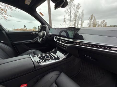 Certified 2024 BMW X7 M60i w/ Executive Package image 19