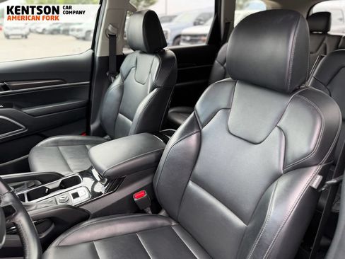Used 2025 Kia Telluride S AWD/4WD image 27
