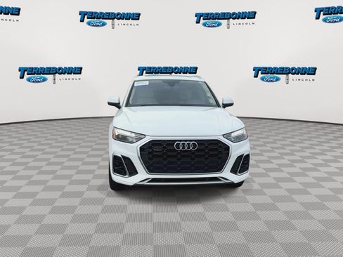 Used 2022 Audi Q5 2.0T Premium w/ Convenience Package AWD/4WD image 3