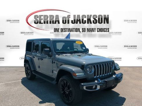 Used 2023 Jeep Wrangler Unlimited Sahara w/ Cold Weather Group AWD/4WD image 2