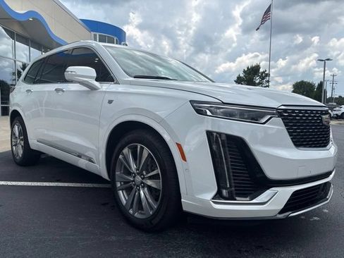 Used 2024 Cadillac XT6 Premium Luxury w/ Platinum Package FWD image 3