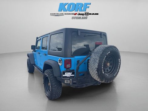 Used 2017 Jeep Wrangler Unlimited Rubicon w/ Connectivity Group image 7