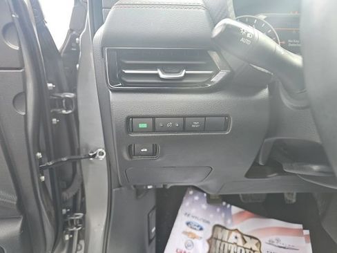 Used 2023 Nissan Sentra SR FWD image 15
