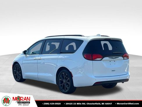 Used 2019 Chrysler Pacifica Limited w/ S Appearance Package FWD image 4