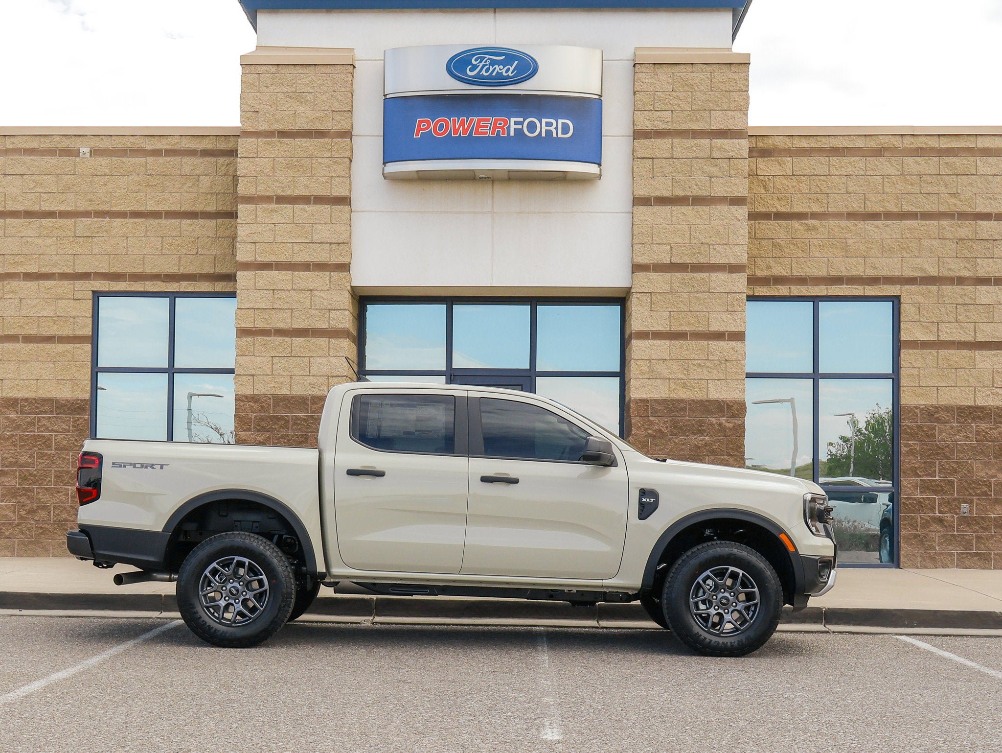 New 2026 Ford Ranger XLT w/ Trailer Tow Package RWD image 4