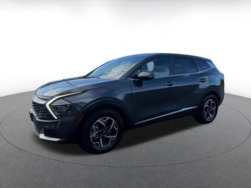 Used 2024 Kia Sportage LX image 8