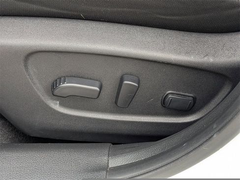 Used 2020 Nissan Rogue SV image 22