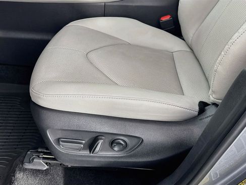 Used 2025 Toyota Grand Highlander AWD Hybrid image 26