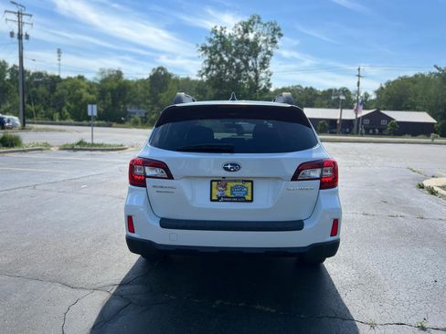Used 2017 Subaru Outback 2.5i Premium AWD/4WD image 7
