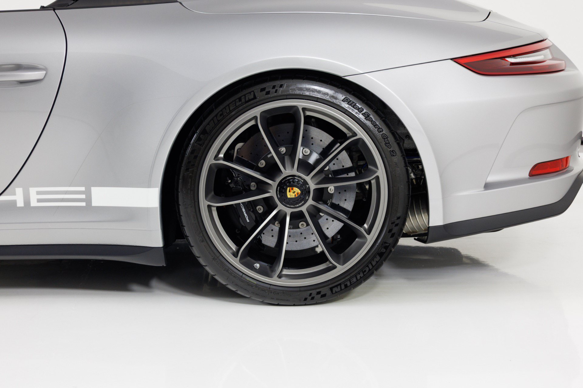 Used 2019 Porsche 911 Speedster RWD image 13