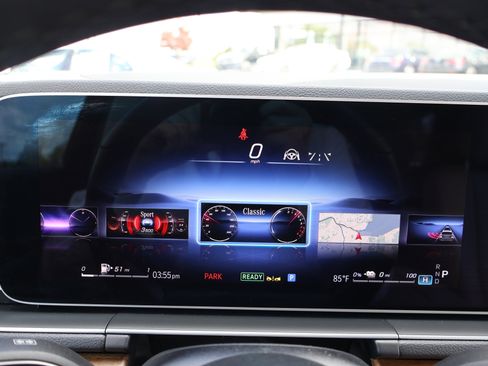 Used 2025 Mercedes-Benz GLE 450e 4MATIC image 32