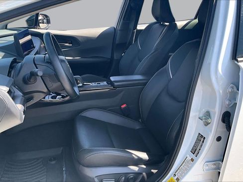 Certified 2025 Toyota Prius XLE FWD image 7