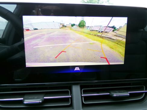 New 2026 Chevrolet Trax RS w/ Sunroof Package FWD image 10