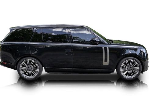 Used 2025 Land Rover Range Rover Long Wheelbase SE AWD/4WD image 2