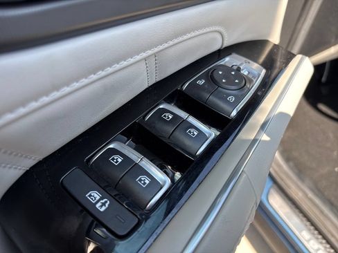 Used 2025 Kia Sorento SX Prestige AWD/4WD image 15