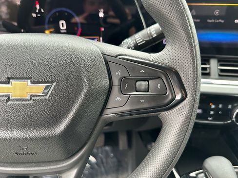 Used 2025 Chevrolet Trax LT image 18