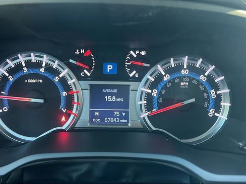 Used 2018 Toyota 4Runner SR5 AWD/4WD image 21