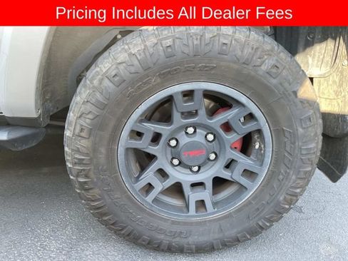 Used 2022 Toyota 4Runner TRD Off-Road Premium w/ Moonroof Package AWD/4WD image 4