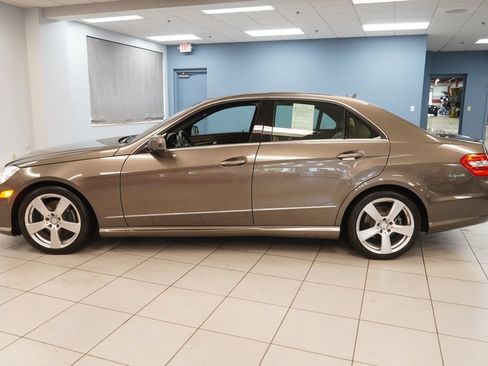 Used 2010 Mercedes-Benz E 350 Sedan image 2
