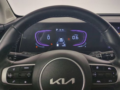 Used 2025 Kia Sportage EX FWD image 33