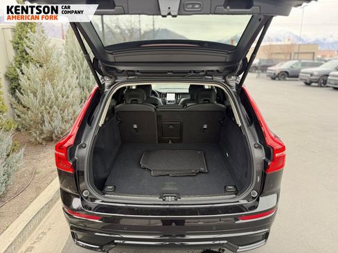Used 2025 Volvo XC60 B5 Plus image 39