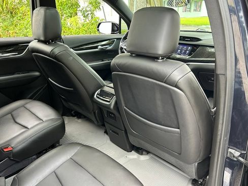 Used 2021 Cadillac XT6 Premium Luxury FWD image 44