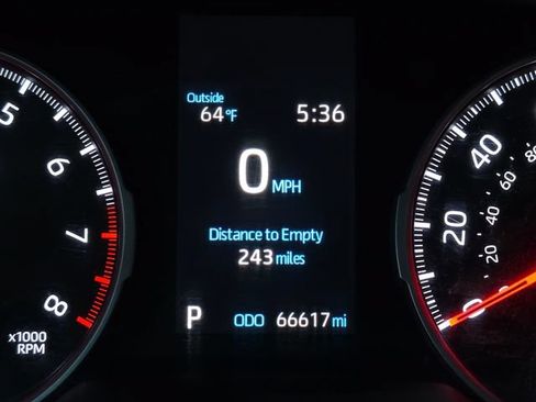 Used 2021 Toyota RAV4 LE AWD/4WD image 4
