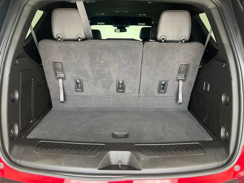Used 2024 GMC Yukon SLT RWD image 24