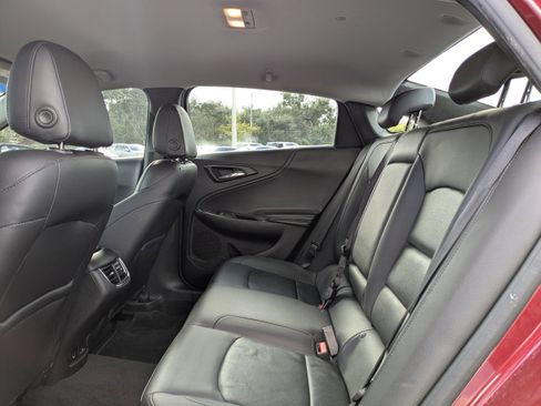 Used 2017 Chevrolet Malibu LT w/ Leather Package image 12