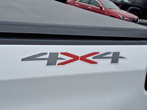 Certified 2025 Chevrolet Silverado 1500 LT image 28