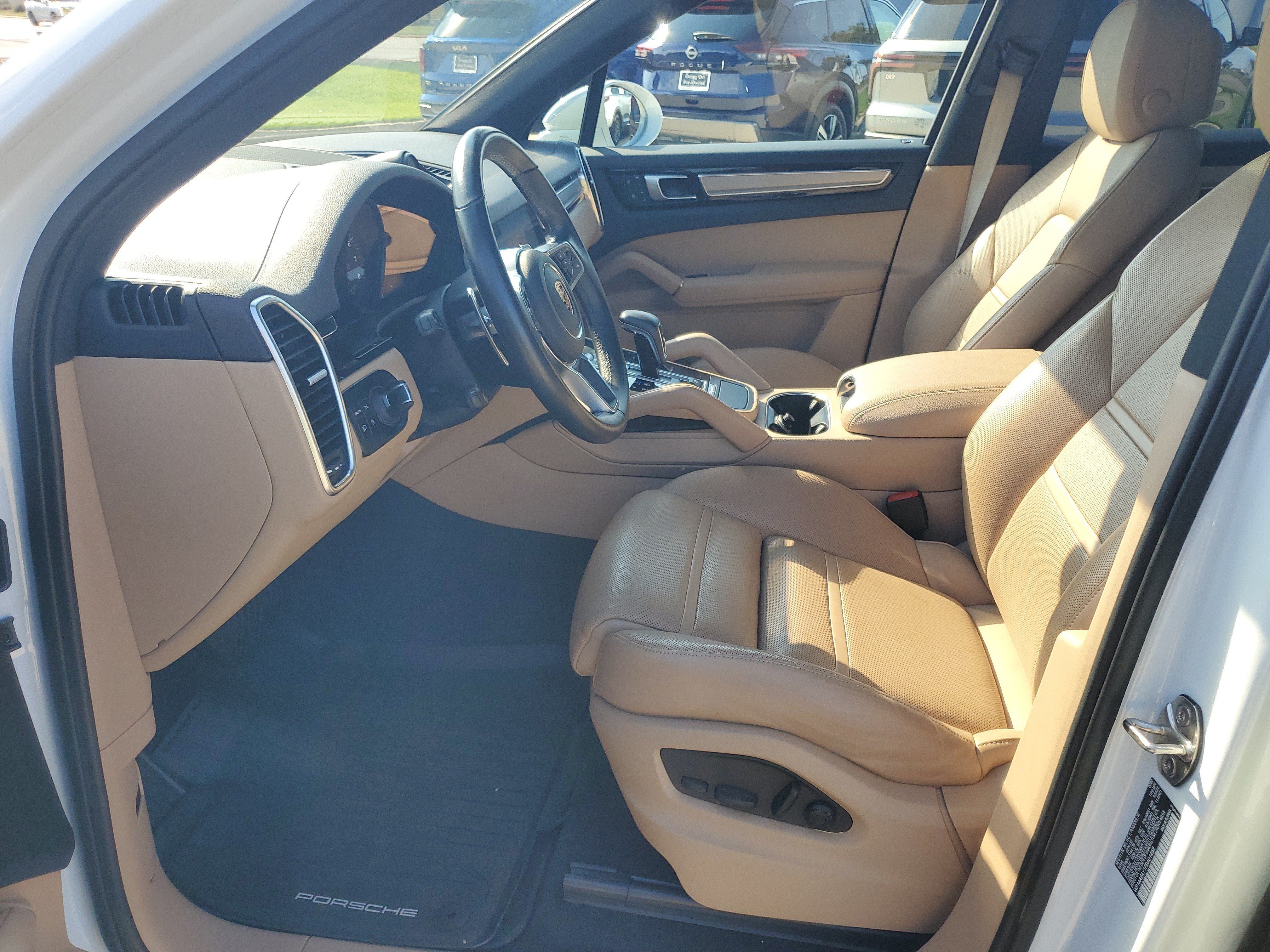 Used 2023 Porsche Cayenne Platinum Edition AWD/4WD image 4