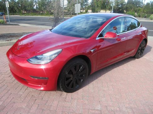 Used 2017 Tesla Model 3 Standard Range RWD image 1